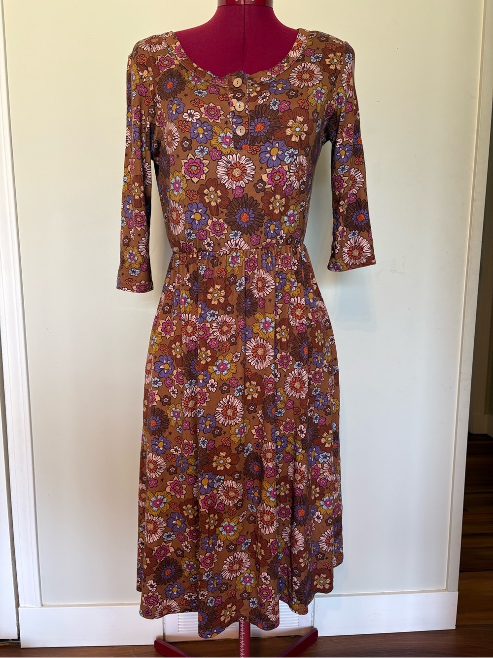 Kindred/DwellingWomen's Brown Retro Floral Midi Dress